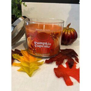 Bath & Body Works “Pumpkin Cupcake” New 3 Wick Candle